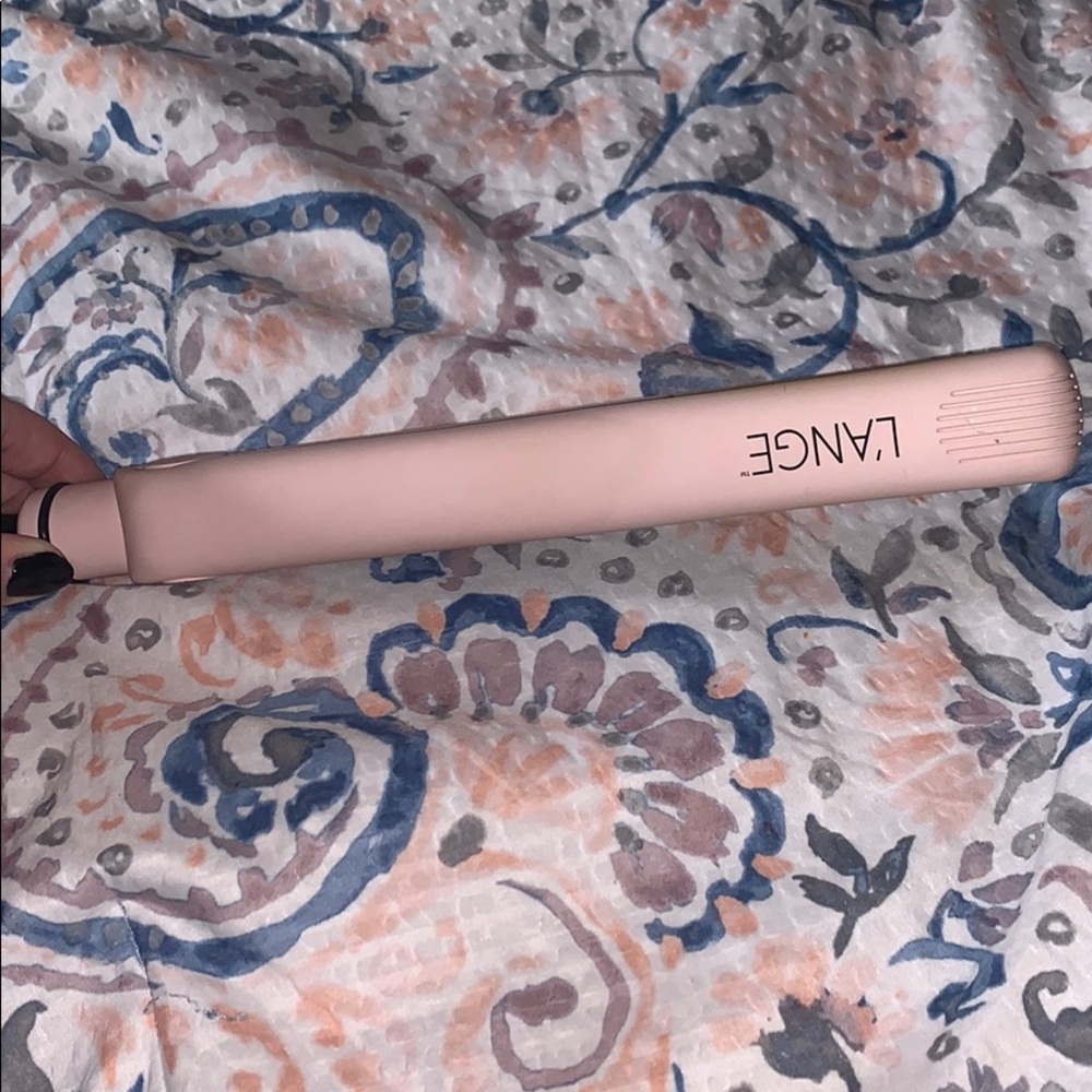L’ange hair straightener.